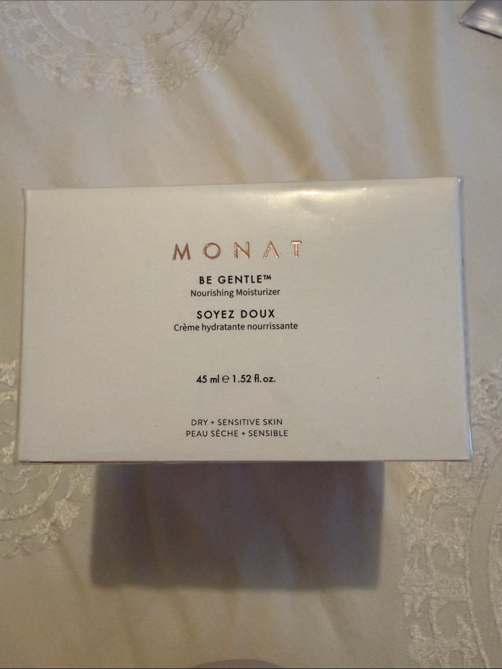 MONAT Be Gentle Nourishing Moisturizer — White